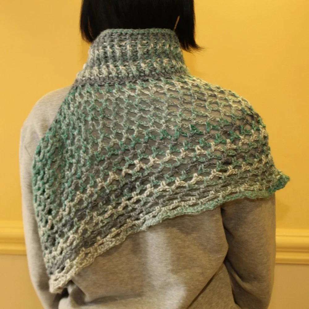 Crochet Katniss Cowl Scarf in Self-Striping Yarn, Blue White Green NEW